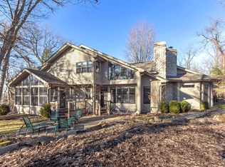 417 Deerpath W, Fontana, WI