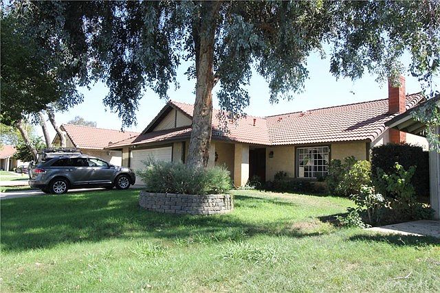 1st image of 25577 Fir Ave