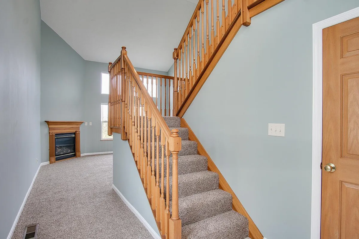Building Photo - 2025 Pine Forest Dr
