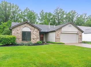 907 Woodland Springs Pl, Fort Wayne, IN 46825
