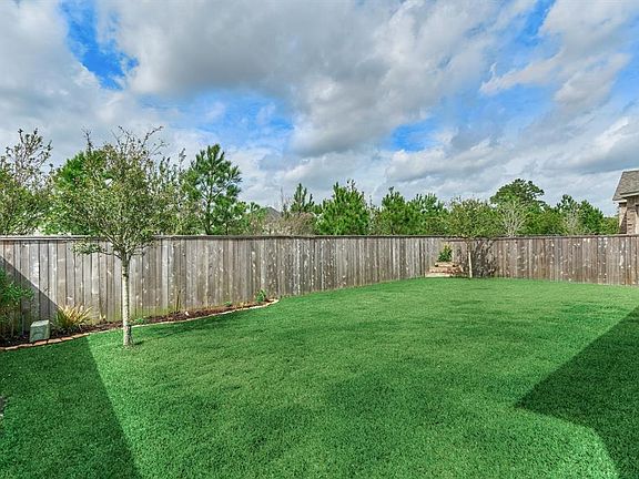 3rd image of 31 Elander Blossom Dr