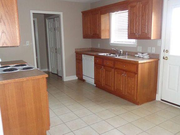 5th image of 304 Audley Bolton Dr
