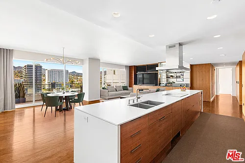 6250 Hollywood Blvd #14D Photo 1