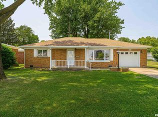 724 N Vine St, Mount Pulaski, IL
