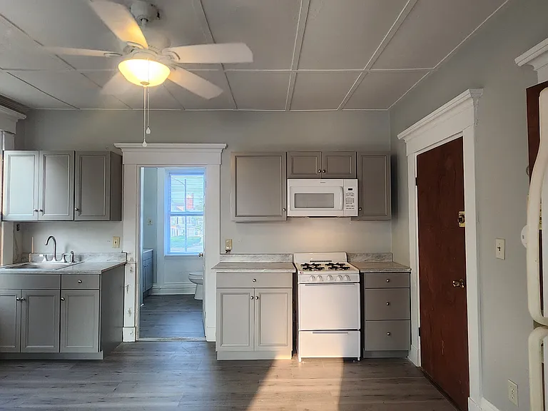 44 Chestnut St #1 — Photo 5