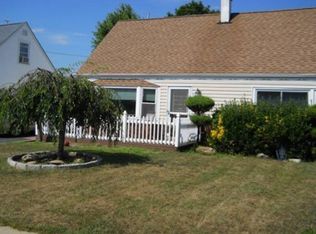 1448 Coolidge St, Bellmore, NY 11710