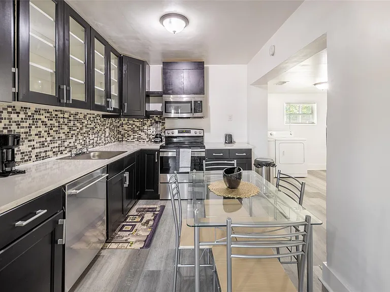 3120 SW 12th Pl — Photo 3
