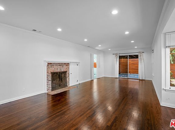 5th image of 10630 Missouri Ave