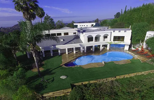 13318 Mulholland Dr Photo 1