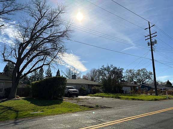 3rd image of 8780 Elm Ave