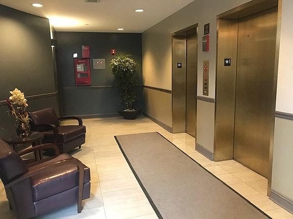 4th image of 1700 Riverwoods Dr APT 313