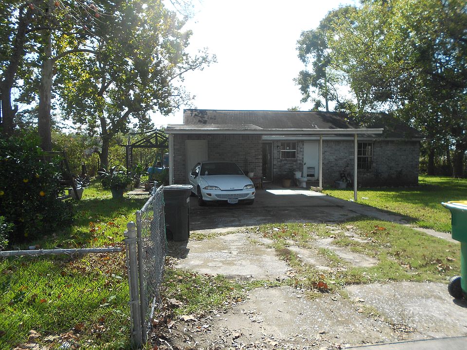1st image of 101 Lincoln Cedar Dr