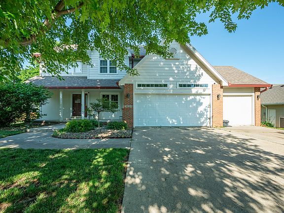 2nd image of 3700 SW 34th Pl