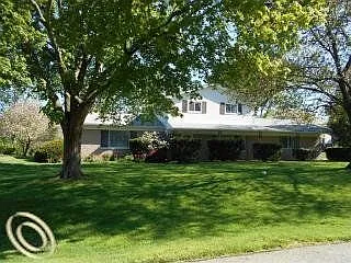 2504 Avonhurst Dr photo 1