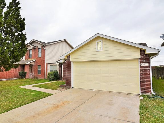 3rd image of 13326 Amber Lodge Ln