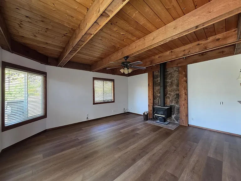 2312 Finch Ln — Photo 10