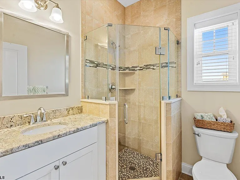 16 S Decatur Ave #9/15-10/31 — Photo 22