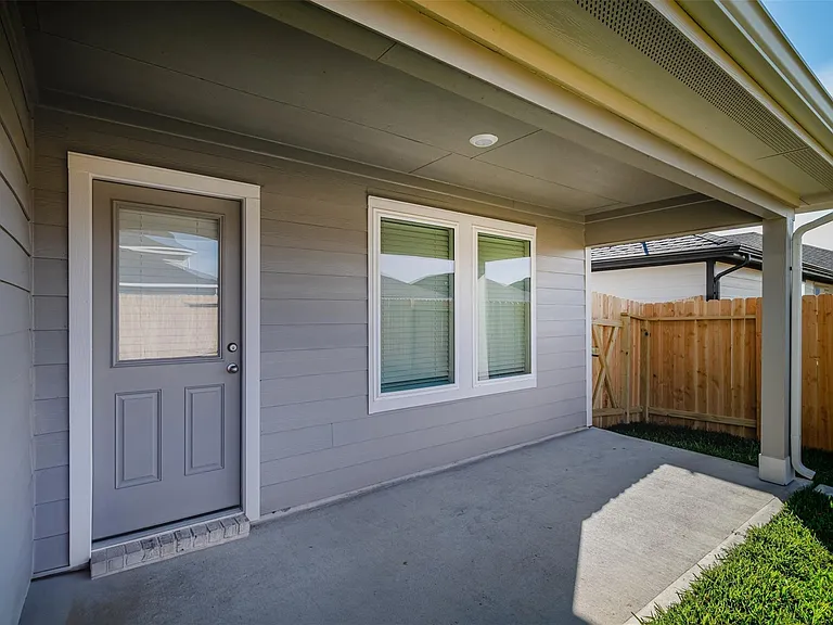 4214 Ramsbury Reach Ct — Photo 8