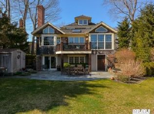 950 New Suffolk Ave, Mattituck, NY 11952