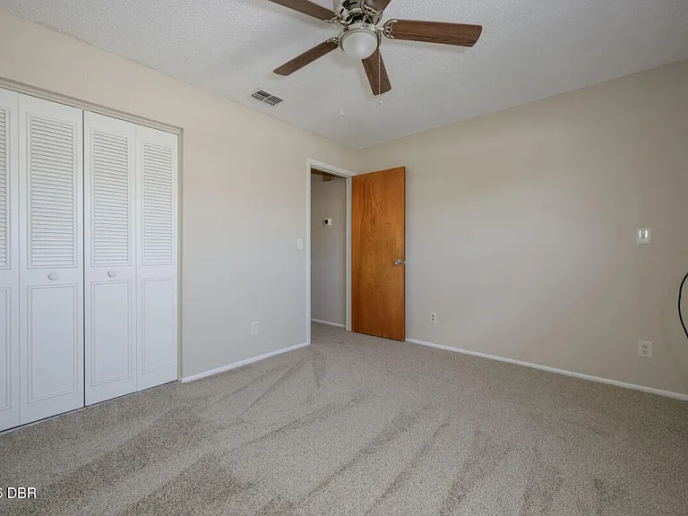 927 E Millard Ct — Photo 10