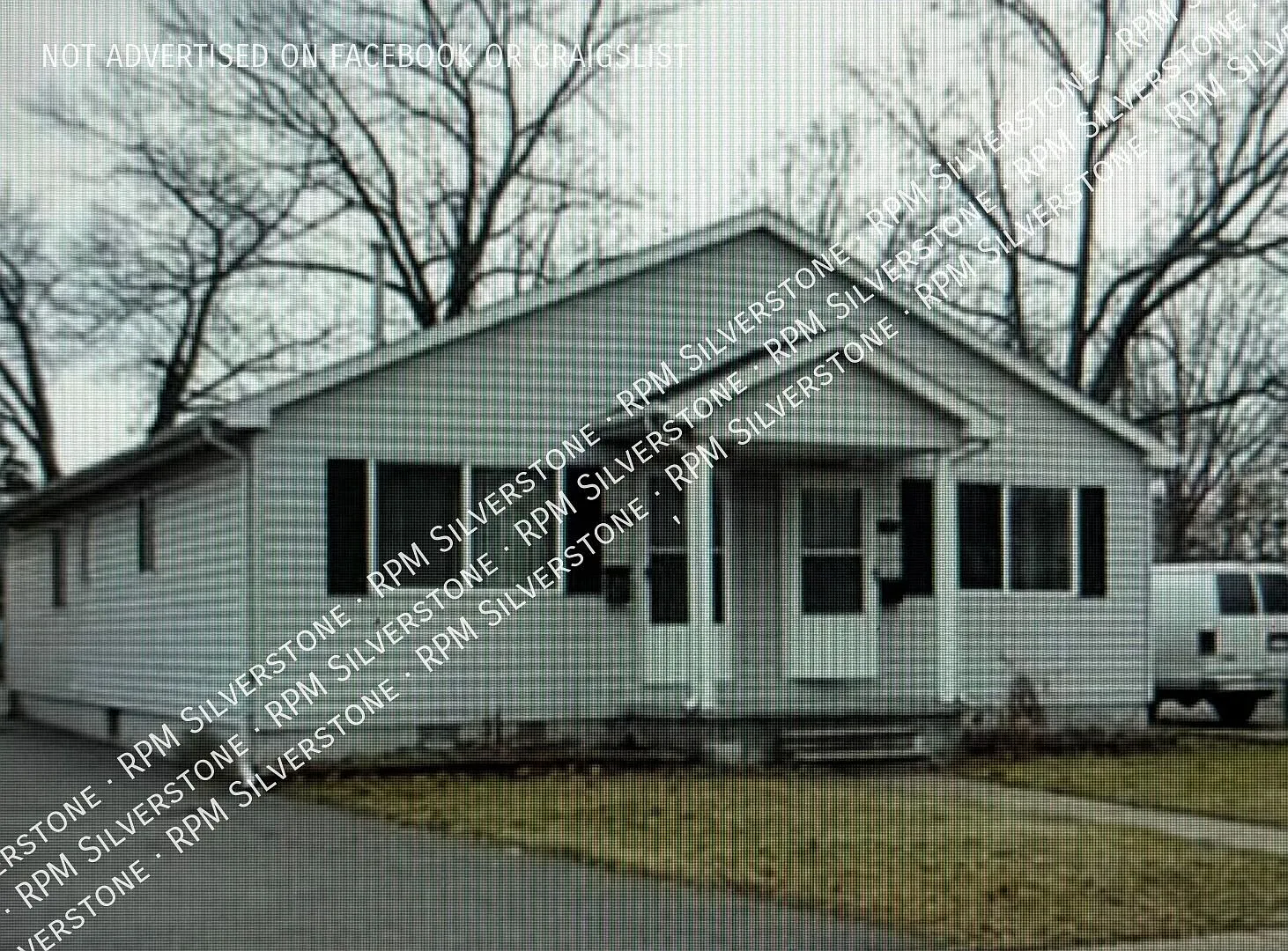 Spacious 2-bedroom — Photo 1