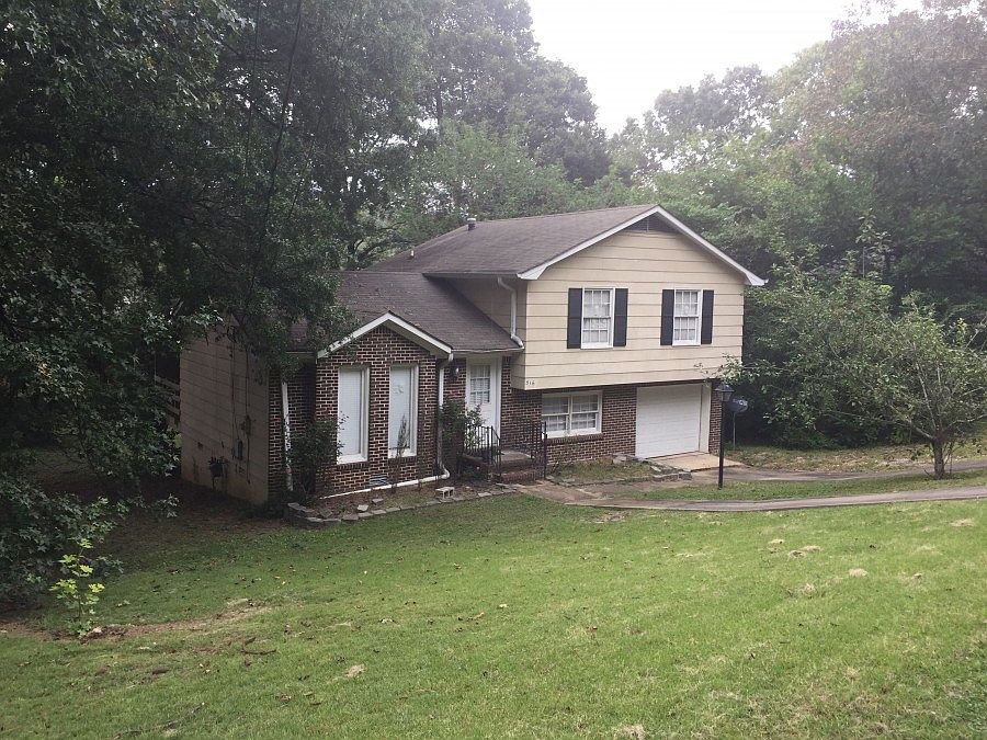 2nd image of 516 15th Ave NW