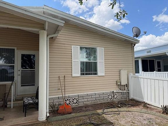 4th image of 654 Safari Hunt Dr