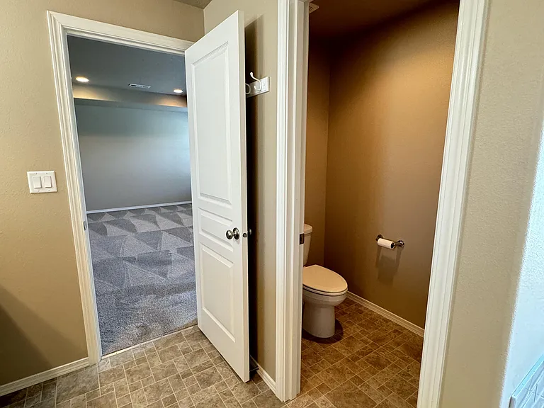 2925 Cashmere Dr — Photo 16