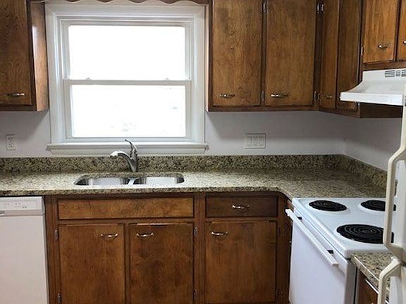 2nd image of 3353 Easton Ave APT 2