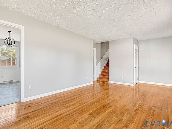 3rd image of 10407 Hollyberry Dr
