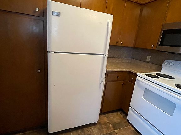Lots of Storage - Pantry and Cabinets
