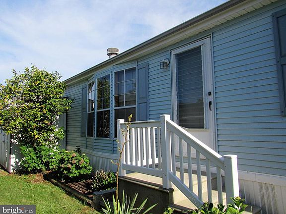 3rd image of 506 Sandy Hill Dr