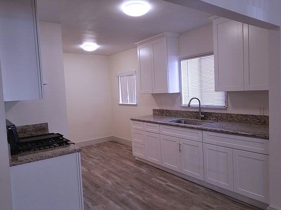 New cabinets & granite