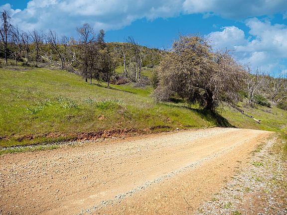5th image of 540 Music Gulch Rd