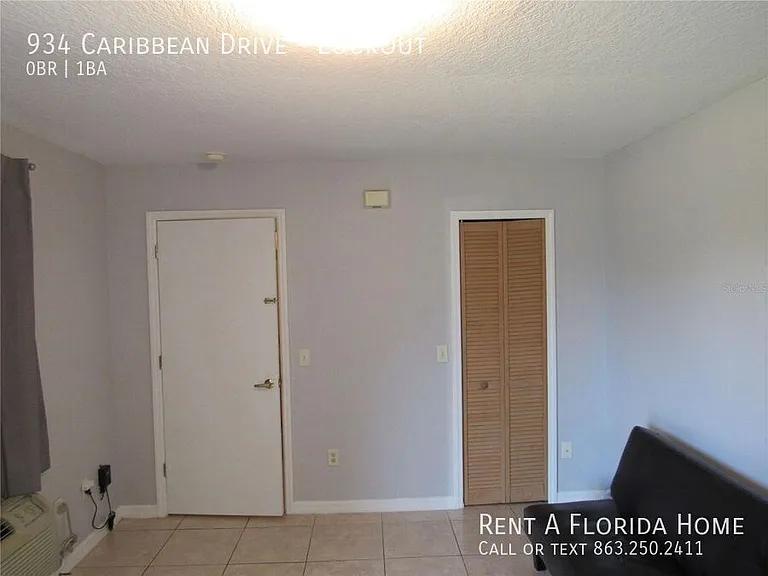 934 Caribbean Dr #LOCKOUT — Photo 2
