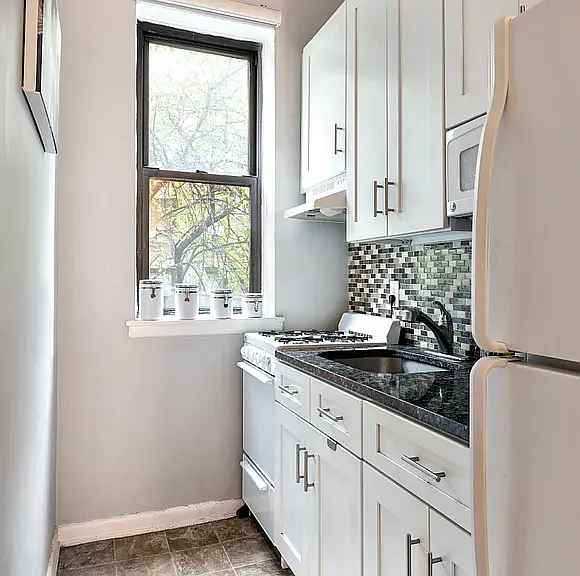 531 E 87th St #2D — Photo 2