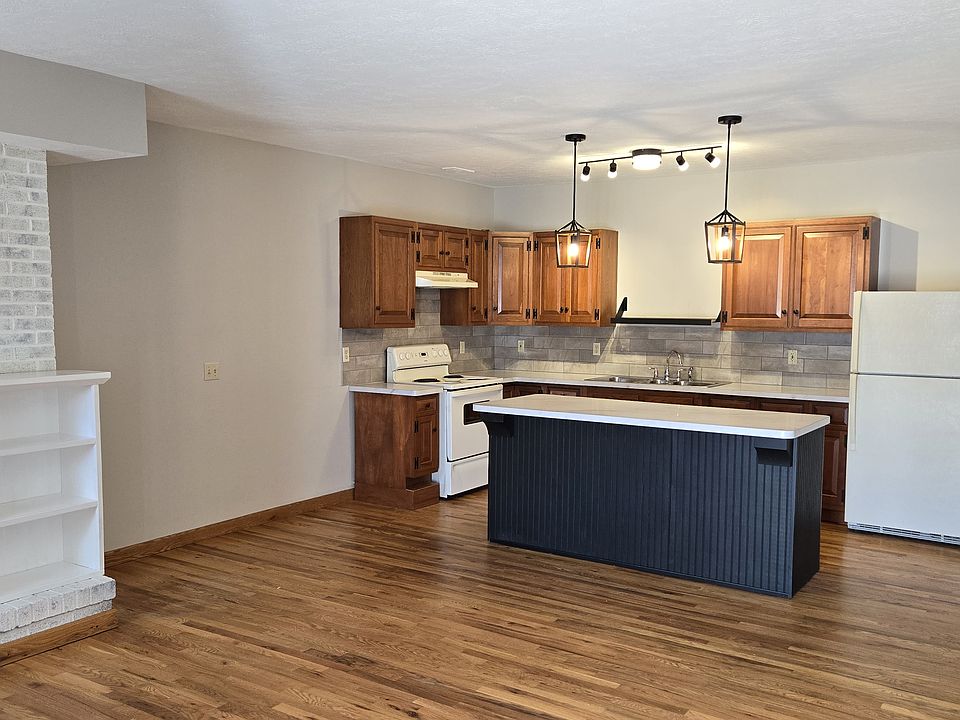 Plenty of countertop for your cooking and baking needs, along with loads of cabinet storage.