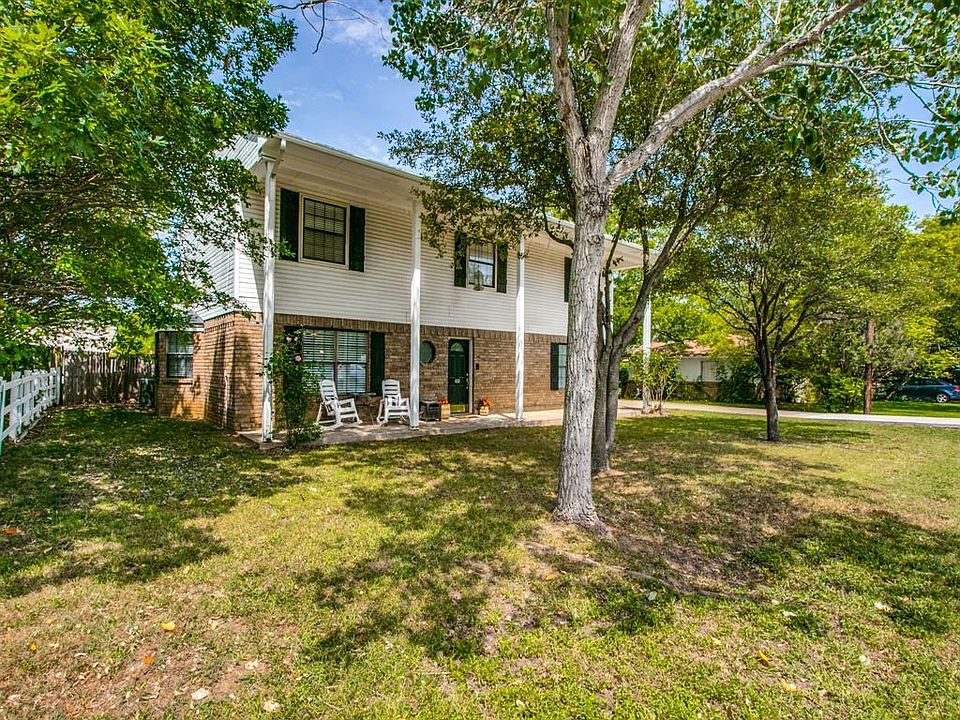 1st image of 410 Harbor Ln