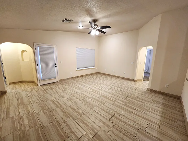 1535 Vajillo Ln — Photo 8