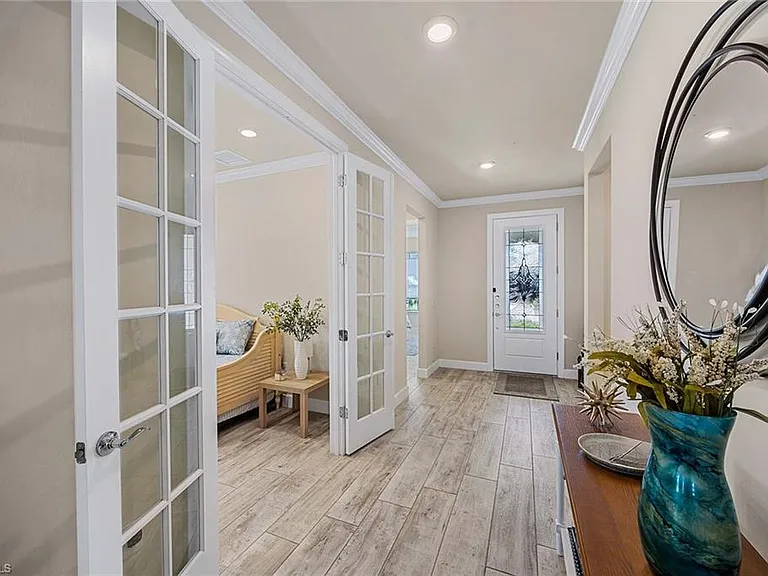 6767 Pennyroyal Dr — Photo 8