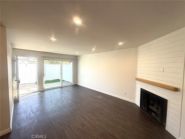 25205 Cypress St #7 — Photo 7