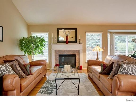 3rd image of 3845 Arbor Dr #85-1