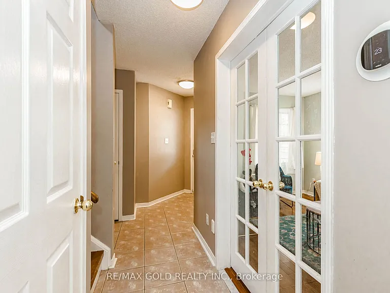 34 White Tail Cres — Photo 5