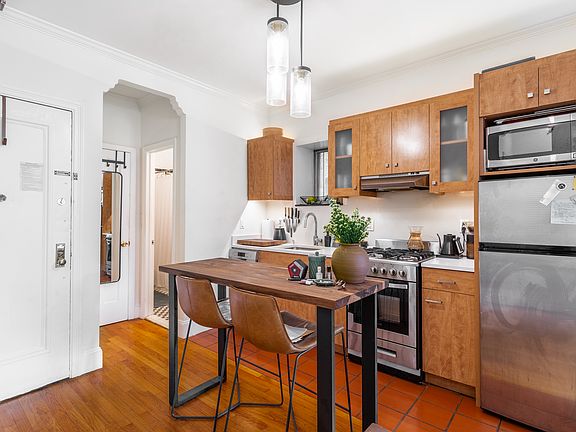 3rd image of 105 Sullivan St APT 4A