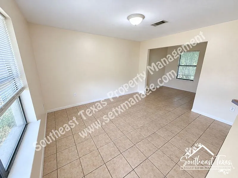 2 bed, 1.0 bath, 850 sqft, $1,025 — Photo 2