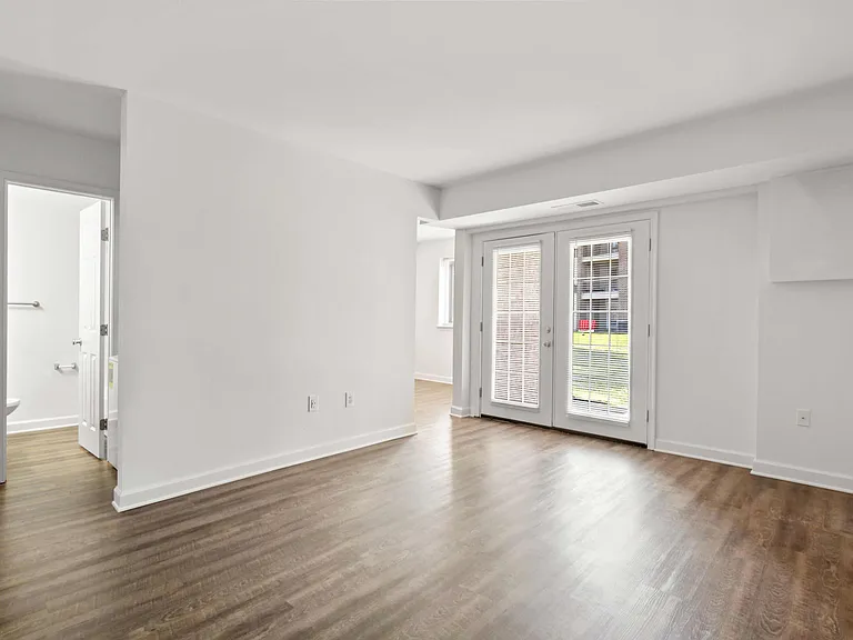Tuscany Woods Apartments — Photo 16