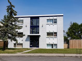 1612 38th St SW, Calgary, AB T3C1T7
