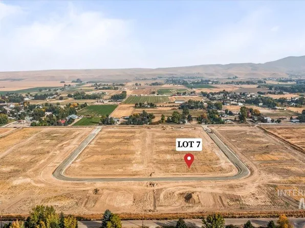 7 Corbett Rd, Emmett, ID 83617