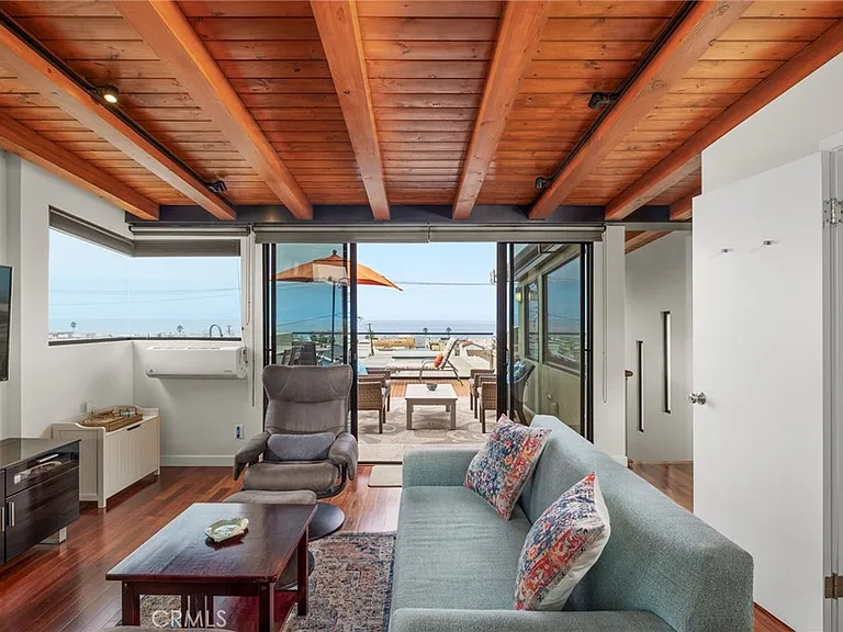 925 Monterey Blvd — Photo 8