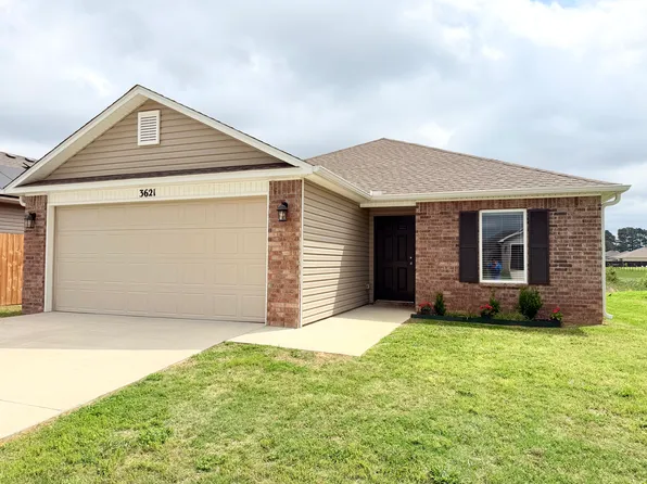 3621 S 3rd St, Rogers, AR 72758